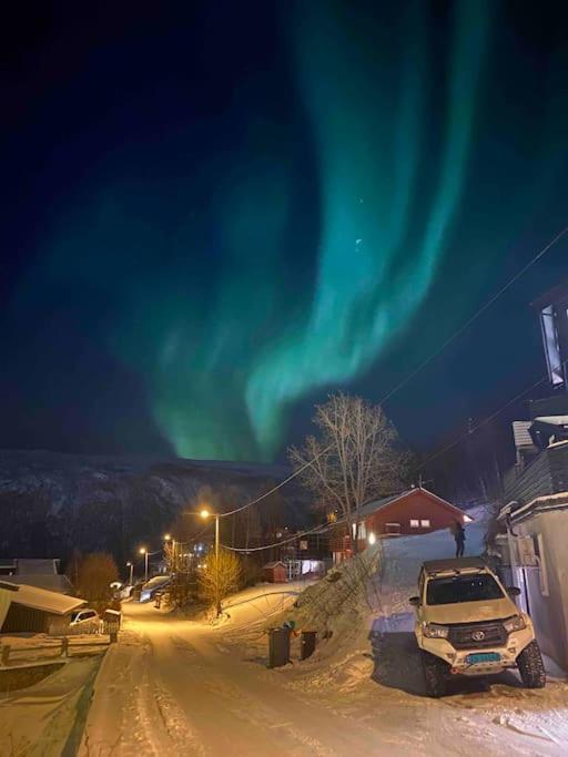 Aurora Apartment Very Close To Cable Car And Sherpatrappa Tromsø Exterior foto