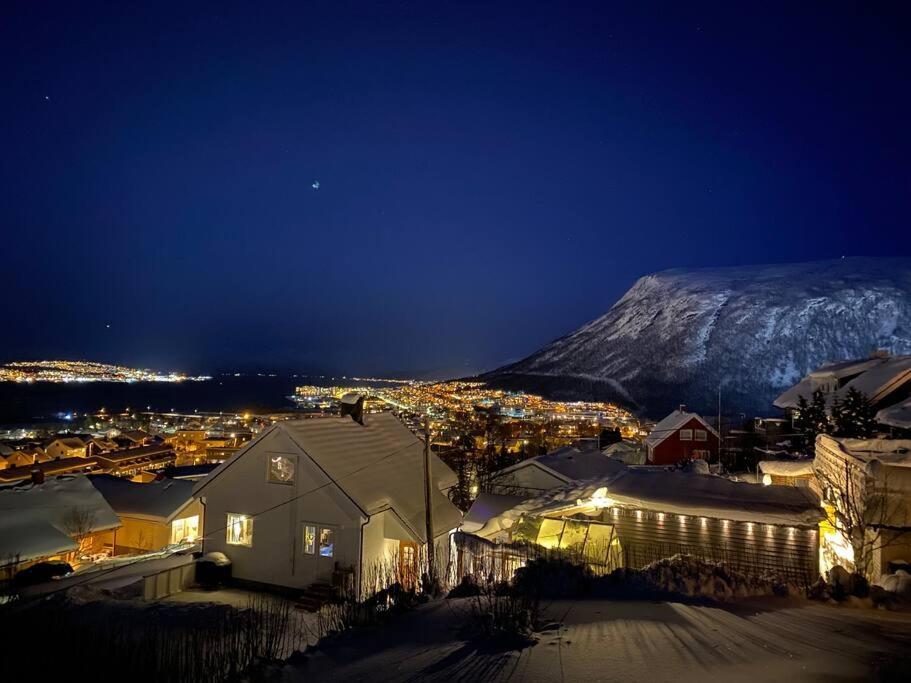 Aurora Apartment Very Close To Cable Car And Sherpatrappa Tromsø Exterior foto